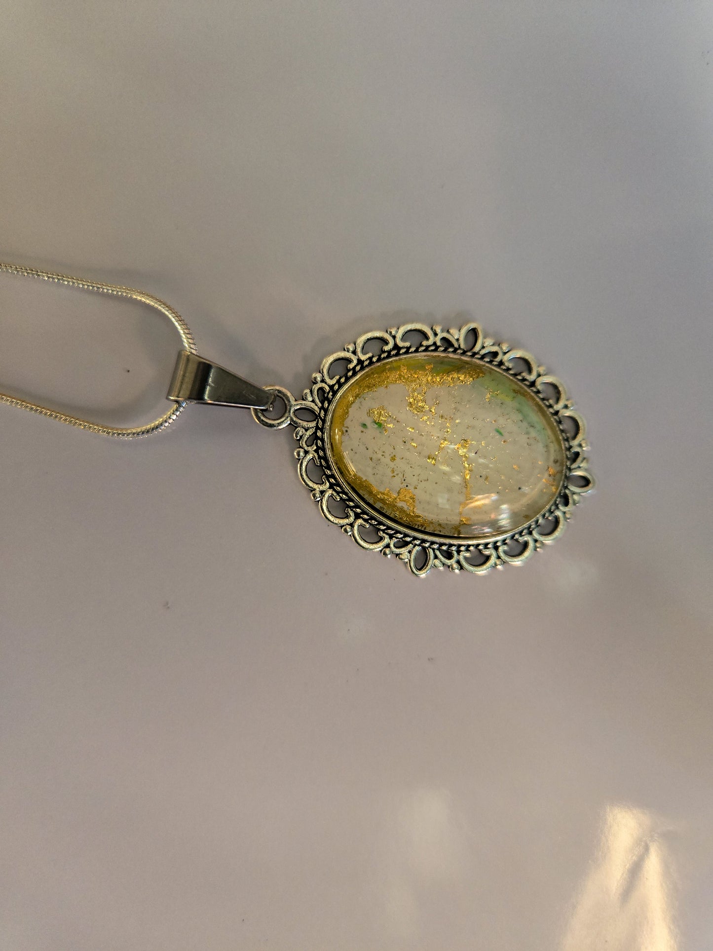 18 inch silver plated acrylic pour necklaces - White