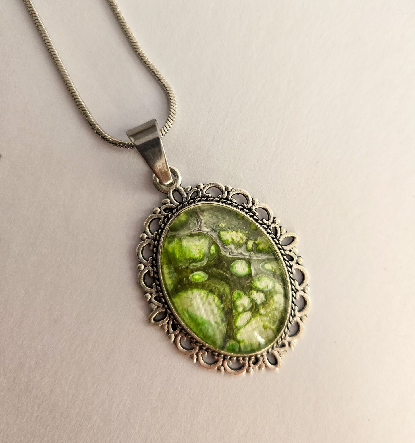 18 inch silver plated acrylic pour necklaces - Green